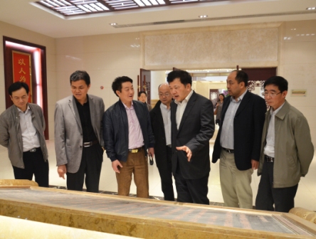 新華社黨組成員、副總編輯慎海雄到仁和集團調研