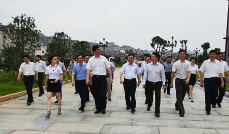 李炳軍副省長視察仁和集團(tuán)