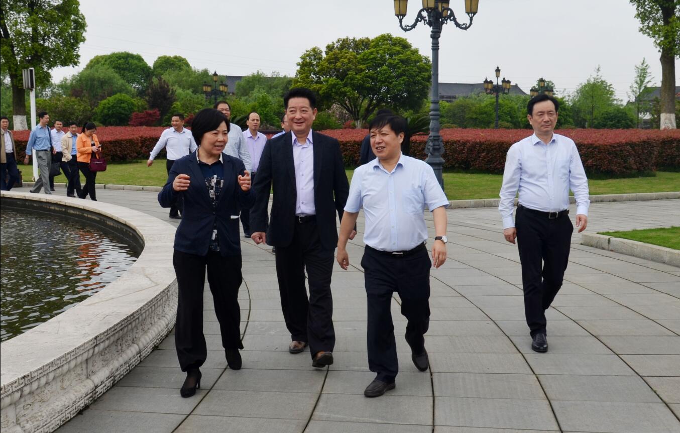 孫菊生副省長視察仁和集團(tuán)