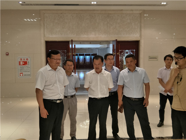 宜春市委常委、副市長李興輝視察仁和集團(tuán)