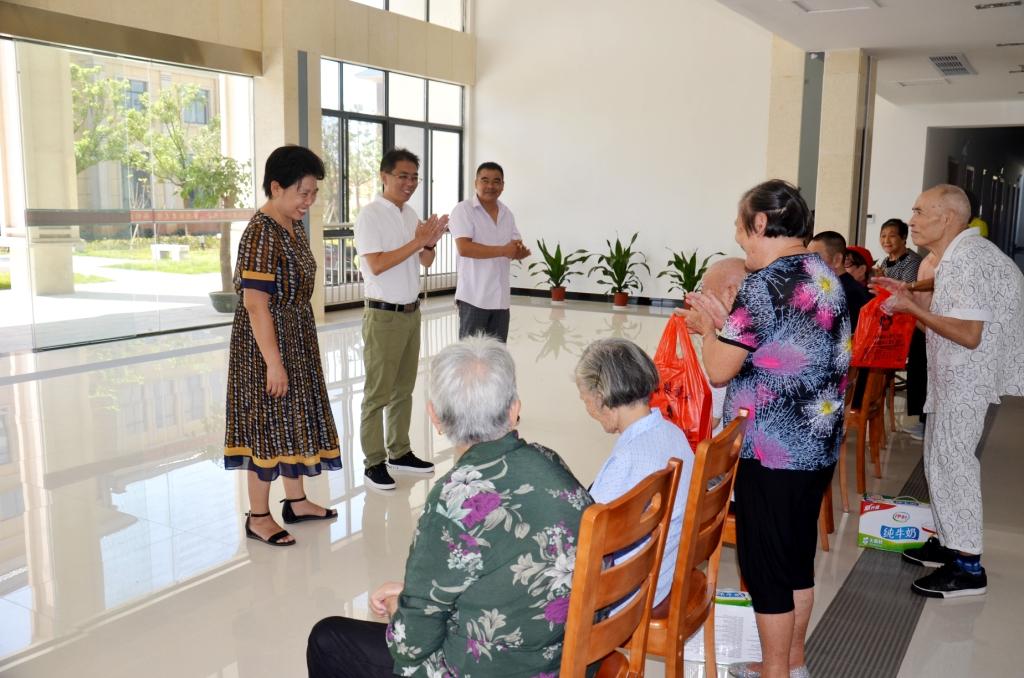仁和集團2017年中秋前夕走訪慰問福利院2.jpg